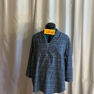 Ladies zip front tunic style top in size XL in navy & white checks